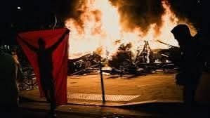 Two killed, 192 injured, hundreds of cars burnt & 592 arrested as France violently celebrates PSG first ever winning championship cup Two killed, 192 injured, hundreds of cars burnt & 592 arrested as France violently celebrates PSG first ever winning championship cup