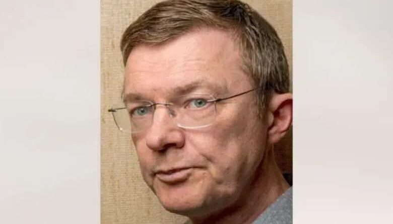 55 year old doctor jailed & banned for having sex & assaulting 94 women during medical examination